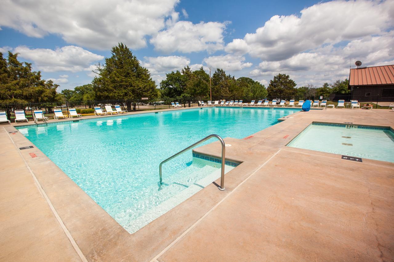 Lake Texoma Camping Resort Cabin 8 Willow Spring ภายนอก รูปภาพ