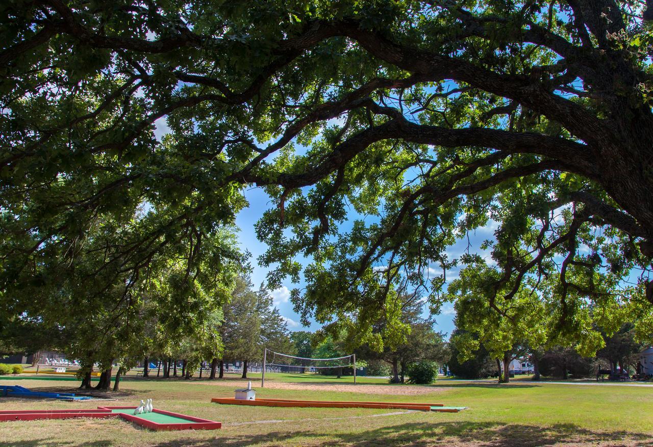 Lake Texoma Camping Resort Cabin 8 Willow Spring ภายนอก รูปภาพ