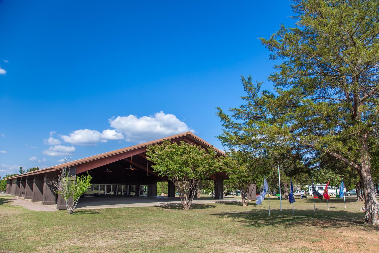 Lake Texoma Camping Resort Cabin 8 Willow Spring ภายนอก รูปภาพ